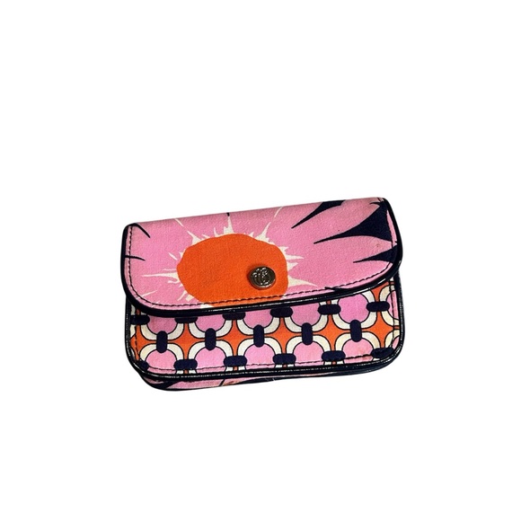 Great Condition Vera Bradley Love Me Quickstep Wallet - Picture 1 of 3